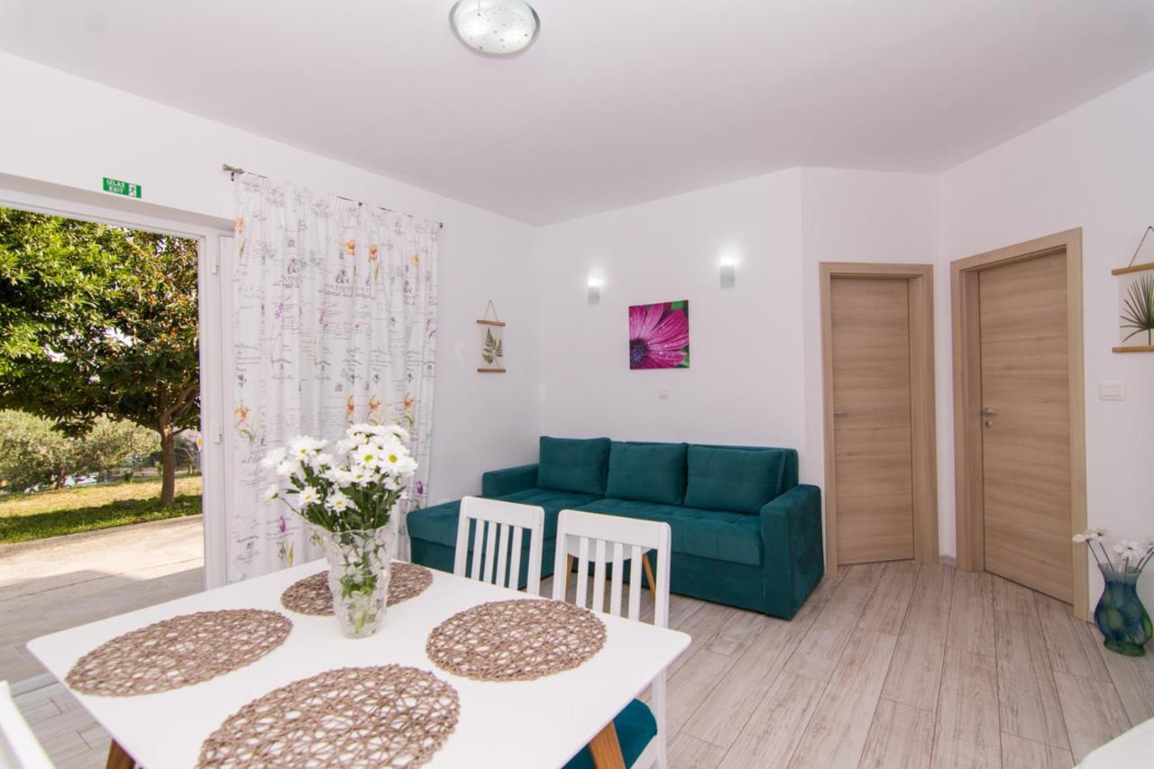 Apartman Sun Solin Apartment ภายนอก รูปภาพ
